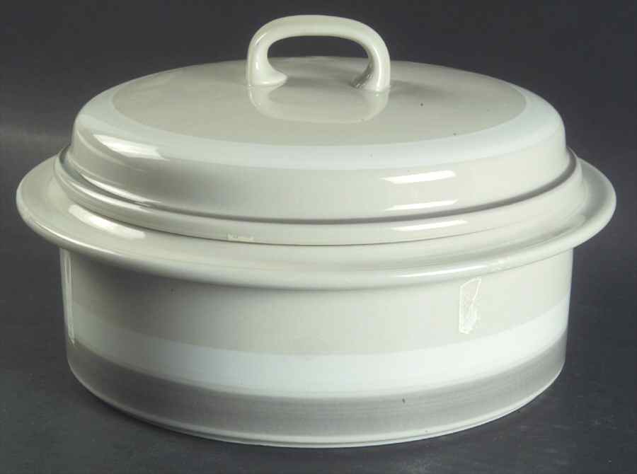 Salla 1.5 Qt Round Covered Casserole by Arabia of Finland-1