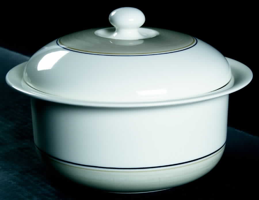 Seita Arctica 1.5 Qt Round Covered Casserole by Arabia of Finland-1