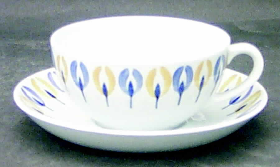 Tulip Flat Cup & Saucer Set by Arabia of Finland-1