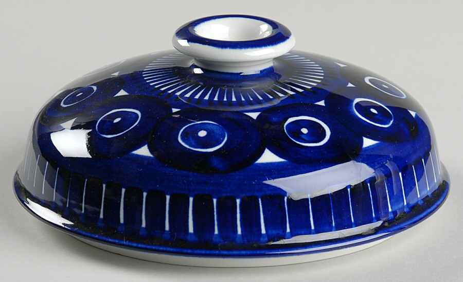Valencia Lid for Round Vegetable by Arabia of Finland-1