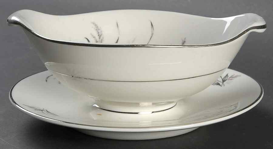 Garden Queen Gravy Boat with Attached Underplate by Arcadian-Prestige-1