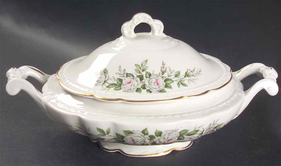 Mount Vernon Oval Covered Vegetable by Arcadian-Prestige-1