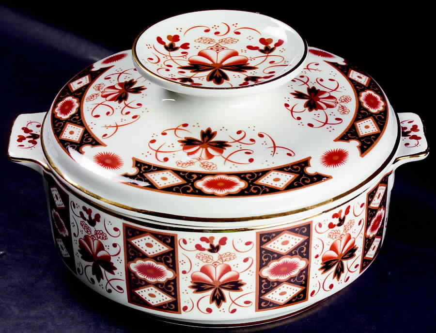 Kildare (Gold Trim) Round Covered Vegetable by Arklow-1
