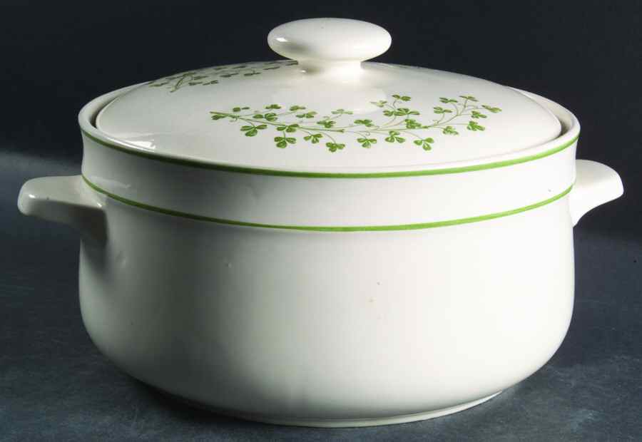 Limerick 2.5 Qt Round Covered Casserole by Arklow-1