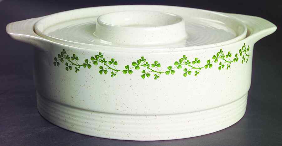 Wild Shamrock 2 Qt Round Covered Casserole by Arklow-1