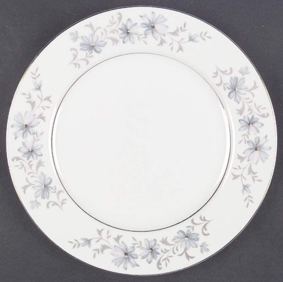Belmont Dinner Plate by Arlen-1