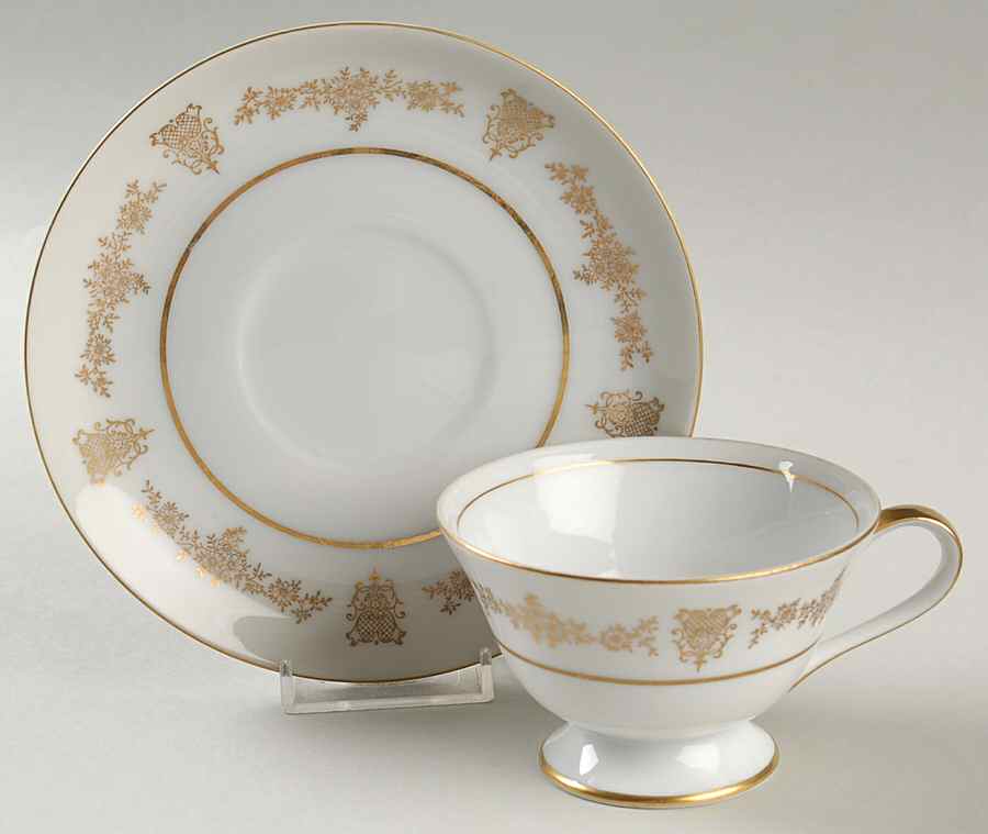 Buckingham Footed Cup & Saucer Set by Arlen-1