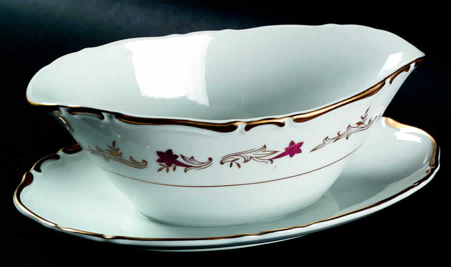 Dorchester Gravy Boat with Attached Underplate by Arlen-1
