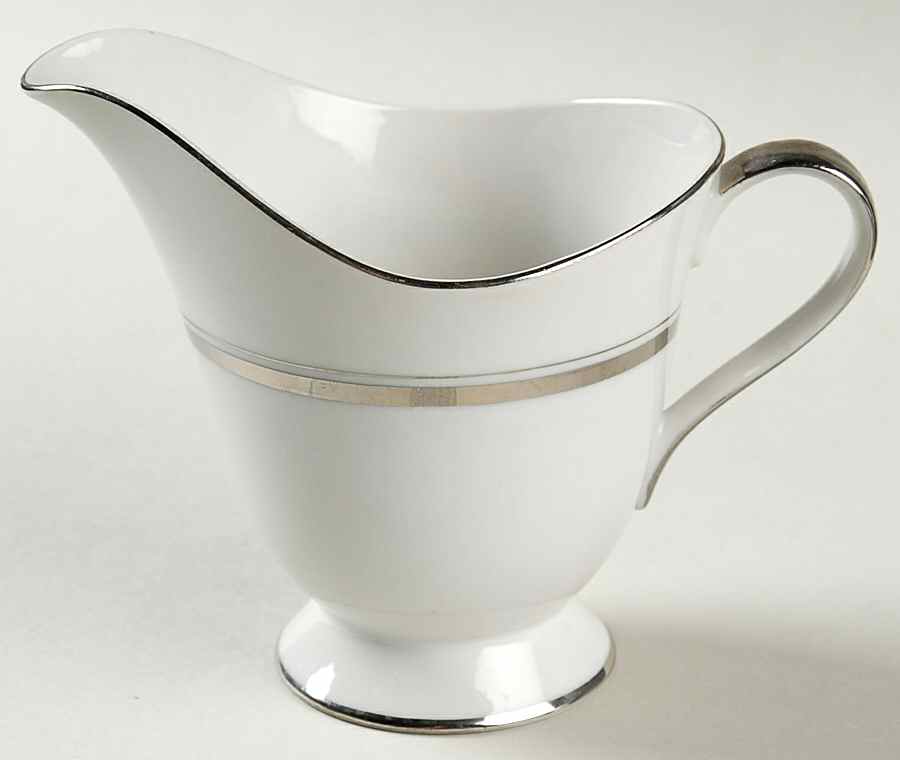 Elegance Creamer by Arlen-1