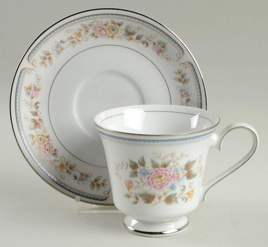 Magnifico Footed Cup & Saucer Set by Arlen-1