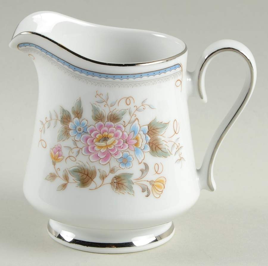 Magnifico Creamer by Arlen-1
