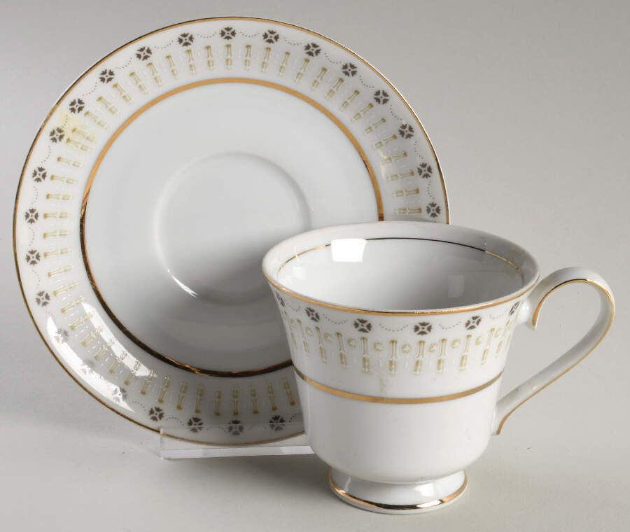 Majesty Footed Cup & Saucer Set by Arlen-1