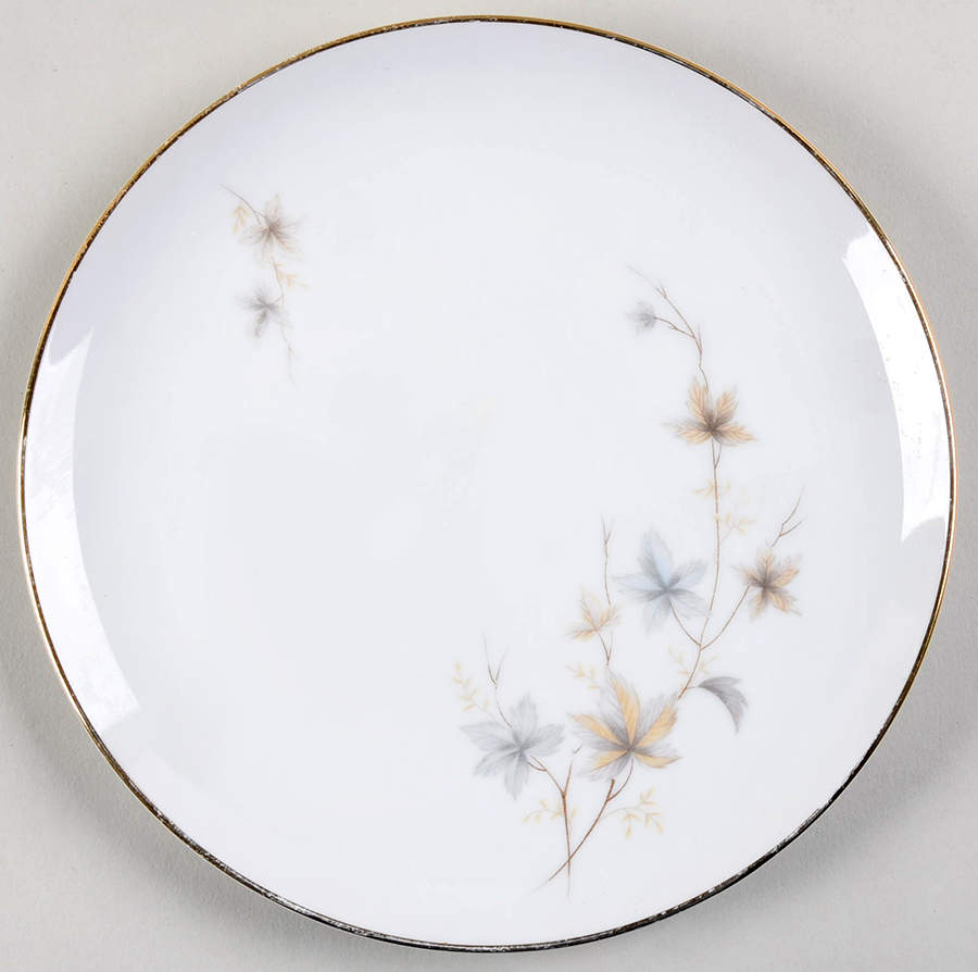 Maple Leaf Salad Plate by Arlen-1