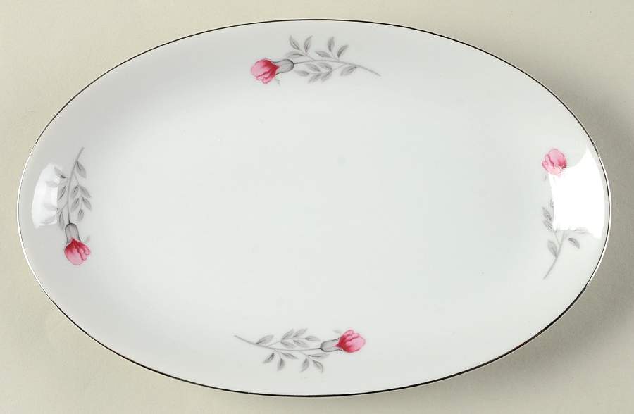 Petite Underplate for Gravy Boat by Arlen-1