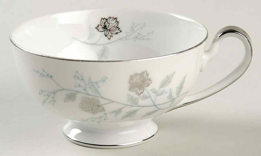 Platina Footed Cup by Arlen-1