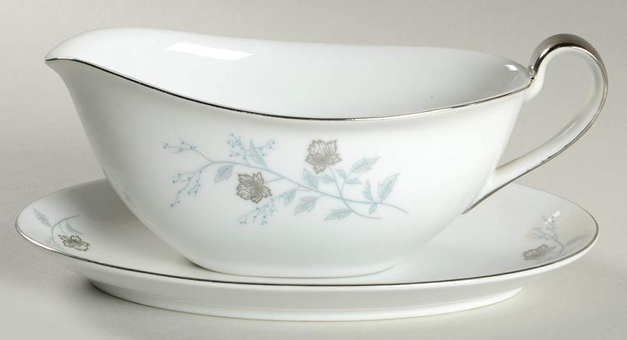 Platina Gravy Boat & Underplate by Arlen-1