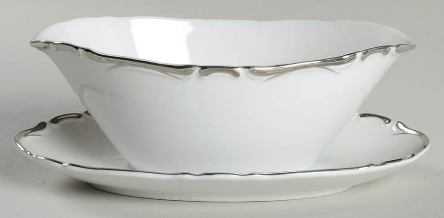 Ultimate Gravy Boat with Attached Underplate by Arlen-1