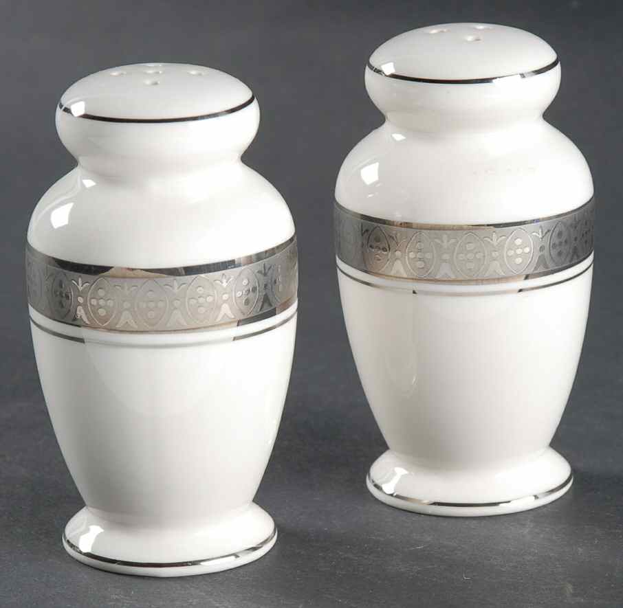 Grand President Salt & Pepper Set by American Royalty-1