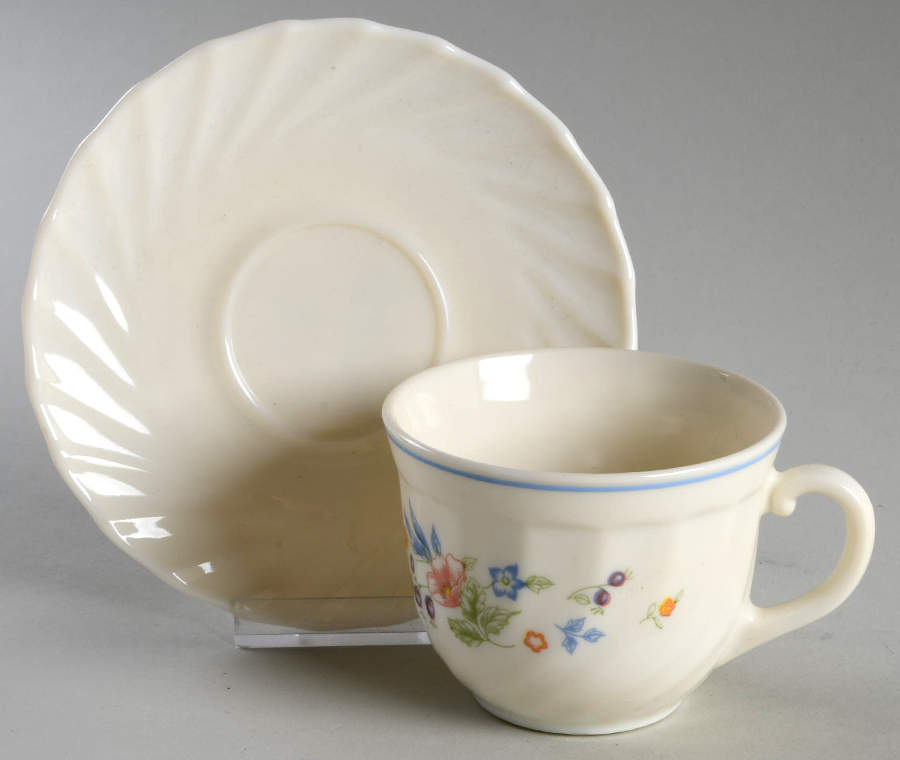 Victoria Flat Cup & Saucer Set by Arcopal-1