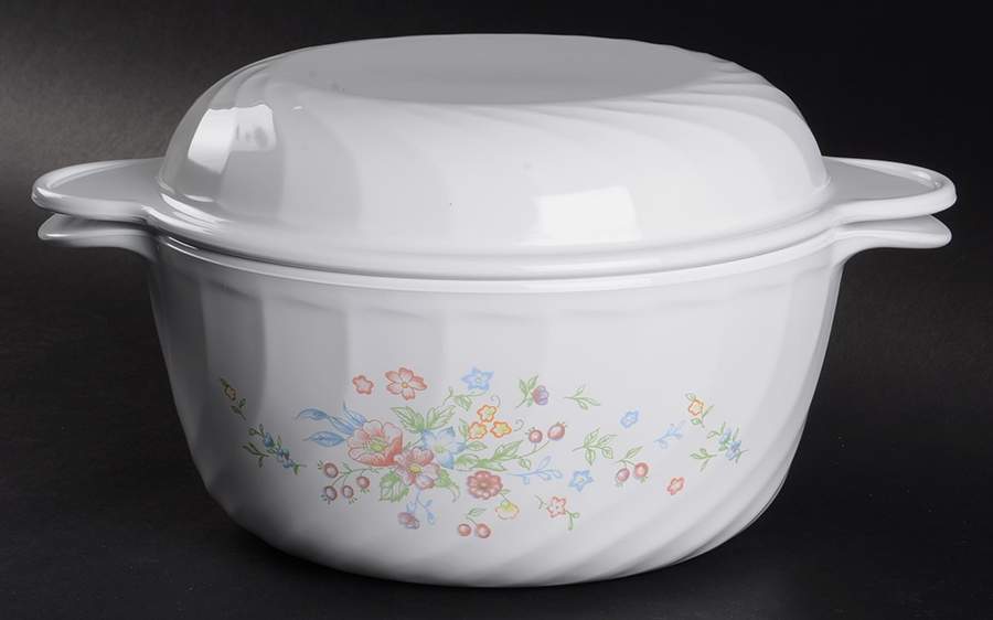 Victoria 2.5 Qt Round Covered Casserole by Arcopal-1