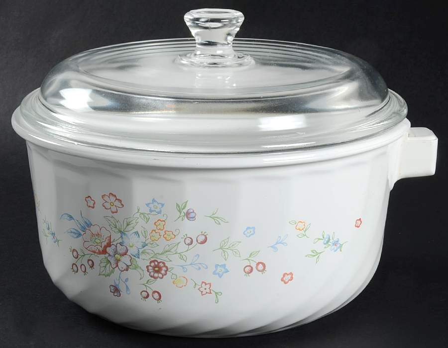 Victoria 2 Qt Saucepan & Lid by Arcopal-1