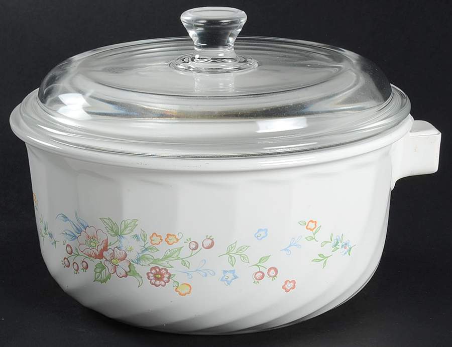 Victoria 1.5 Quart Saucepan with Lid by Arcopal-1
