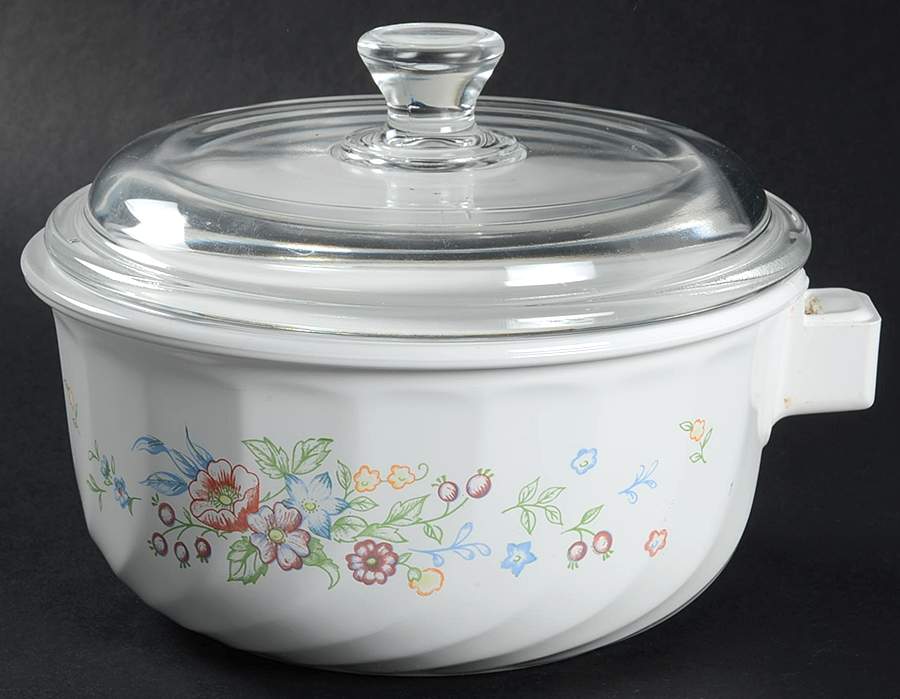 Victoria 1 Quart Saucepan & Lid by Arcopal-1