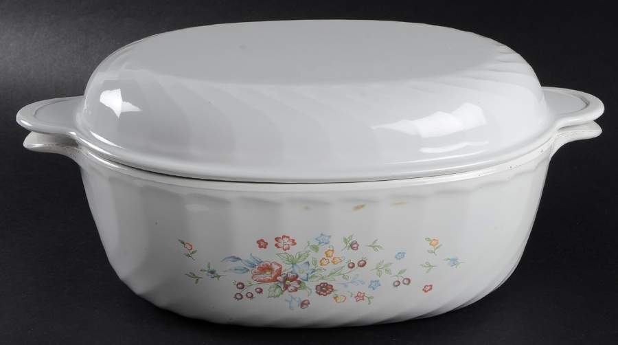 Victoria 3 Quart Round Covered Casserole by Arcopal-1
