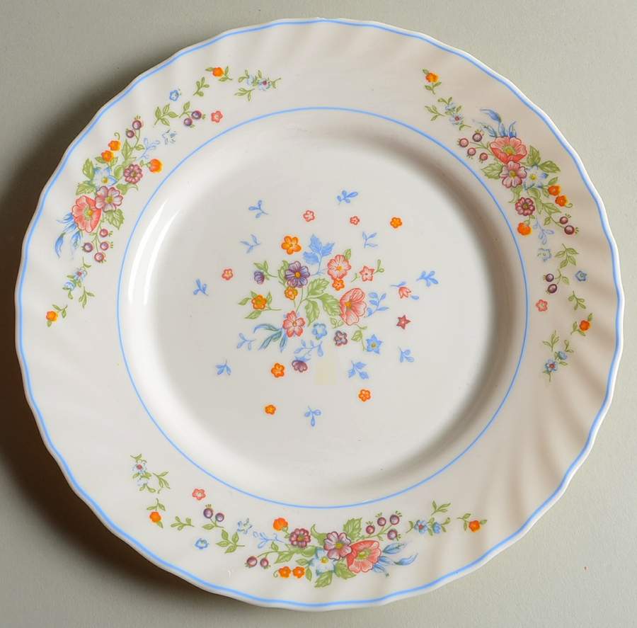 Victoria Luncheon Plate by Arcopal-1