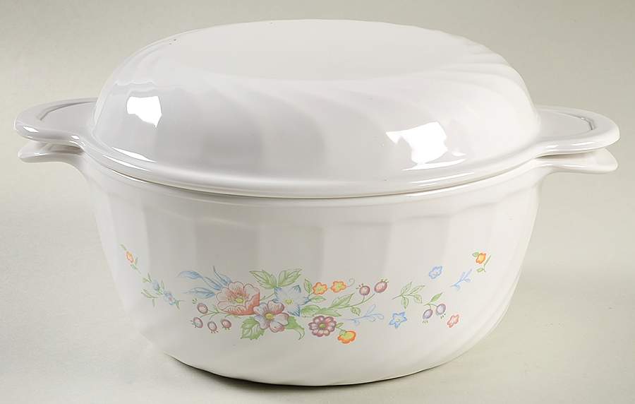 Victoria 1.5 Qt Round Covered Casserole by Arcopal-1