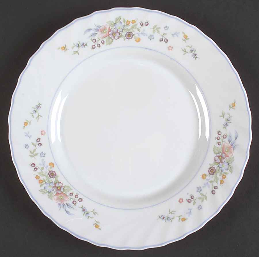 Victoria Luncheon Plate by Arcopal-1