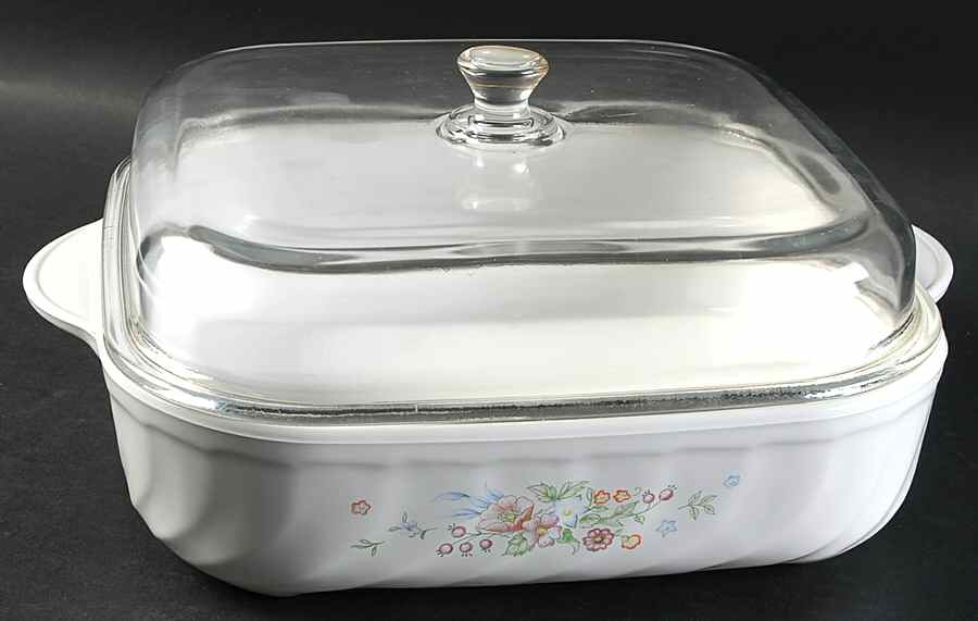 Victoria 2 Quart Square Casserole with Lid by Arcopal-1