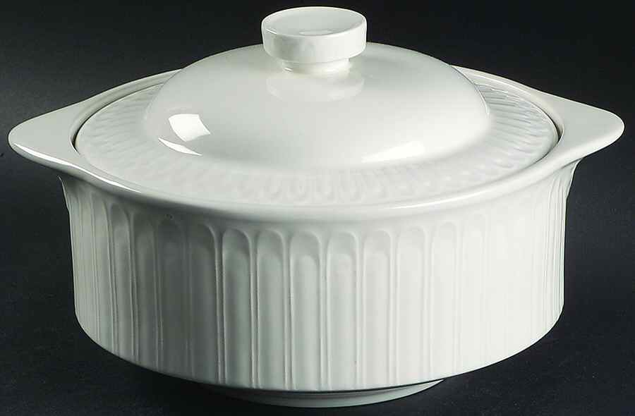Alegre Round Covered Vegetable by Arita-1