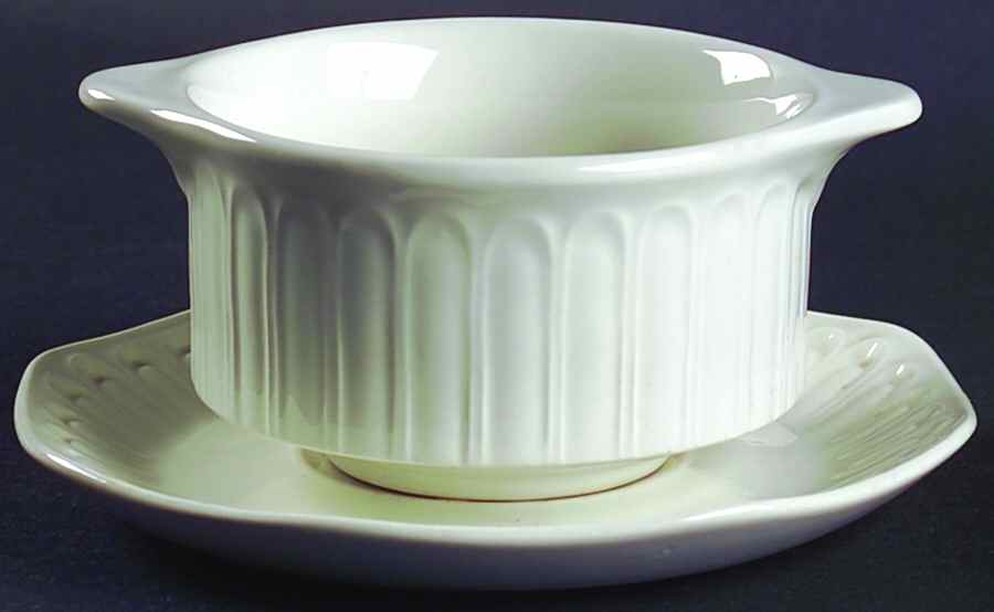 Alegre Gravy Boat & Underplate by Arita-1