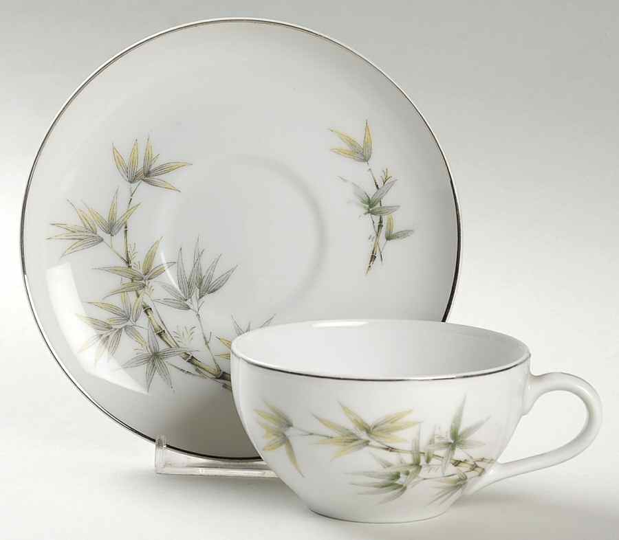 ART4 Flat Cup & Saucer Set by Arita-1