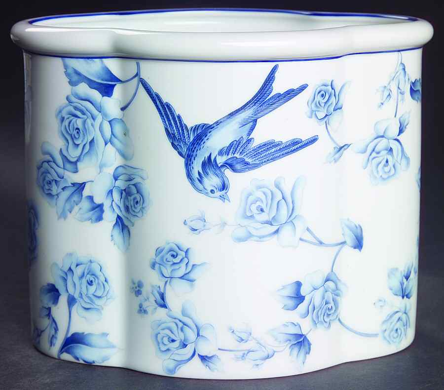 Blue Damask 5" Vase by Arita-1