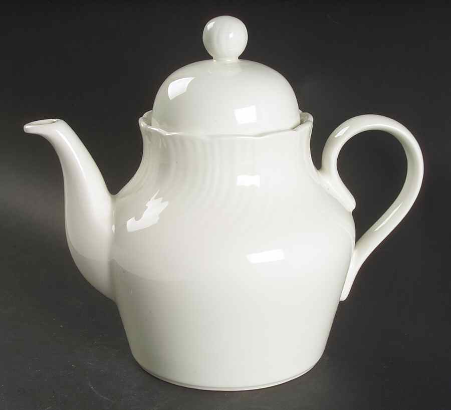 Casablanca Teapot & Lid by Arita-1