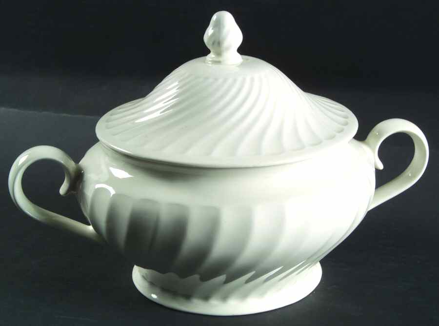 Coronado Round Covered Vegetable by Arita-1