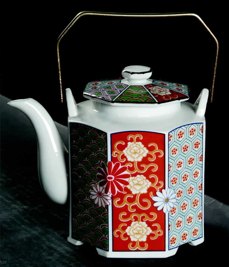 Imari Fan Teapot & Lid with Brass Handle by Arita-1
