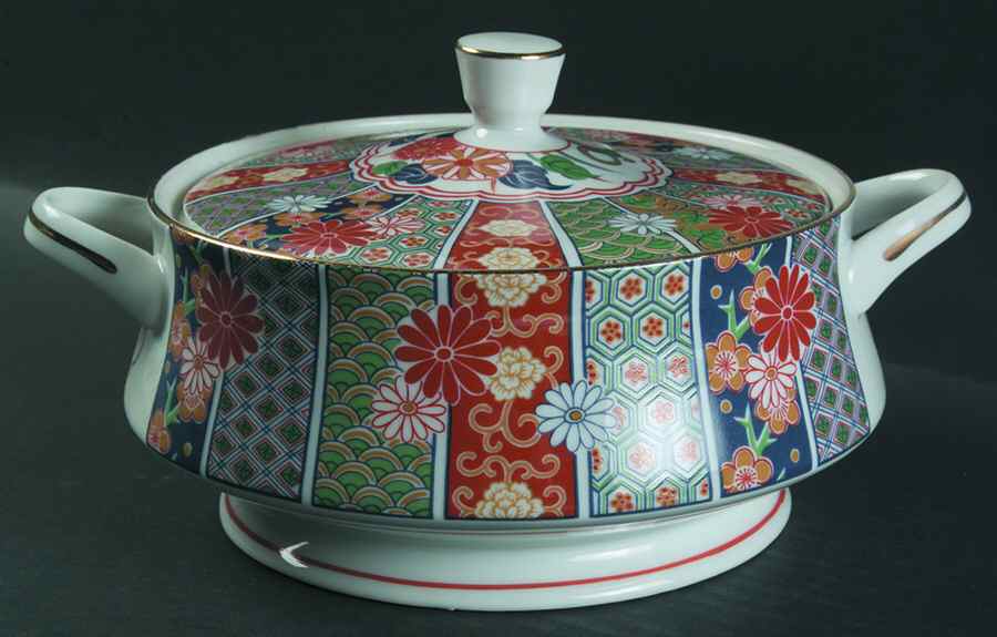 Imari Fan Round Covered Vegetable by Arita-1