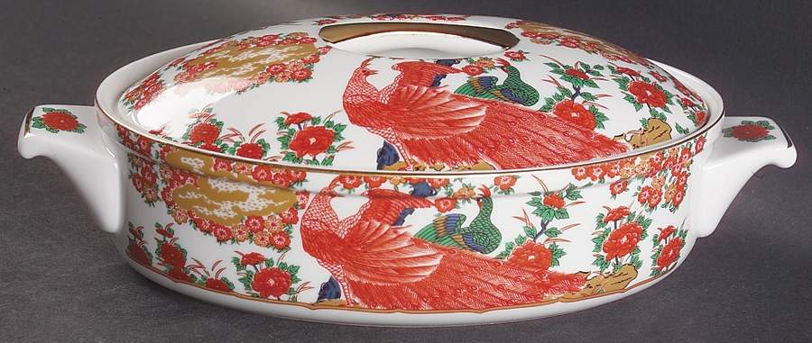 Imari Peacock 1.5 Quart Oval Covered Casserole by Arita-1