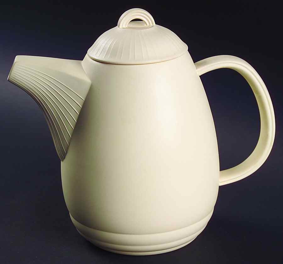 Lagoon Beige Coffee Pot & Lid by Arita-1