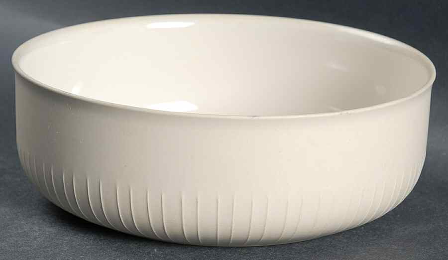 Lagoon Beige Coupe Cereal Bowl by Arita-1