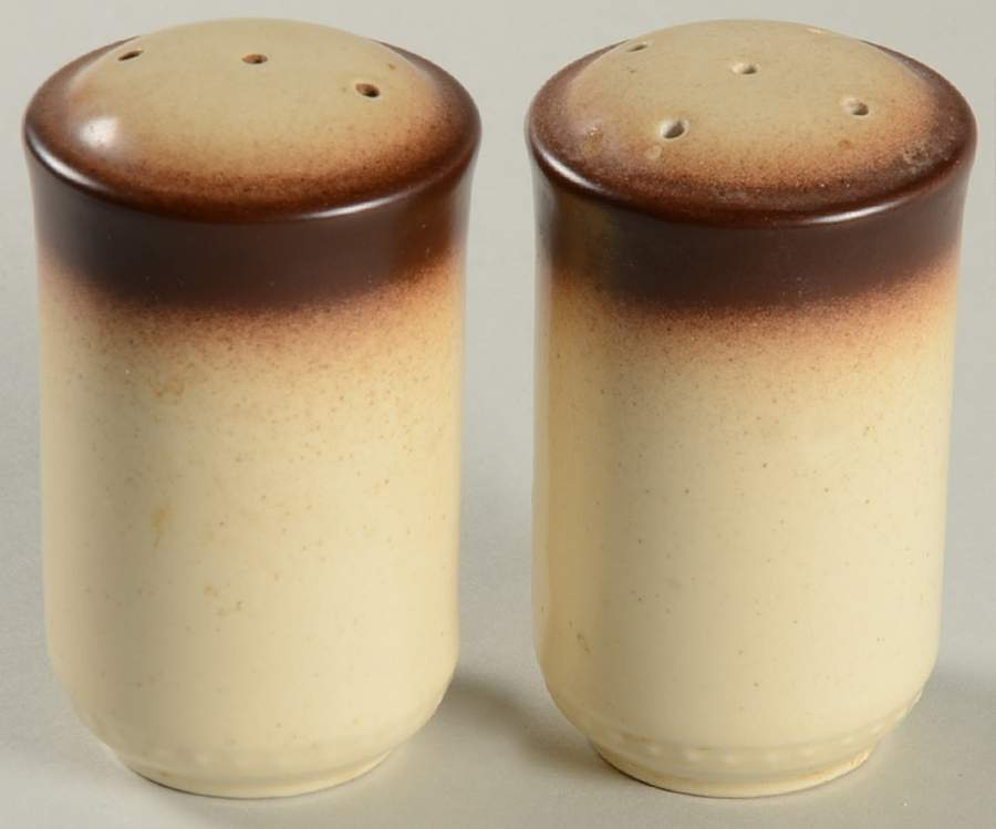 Nutmeg Salt & Pepper Set by Arita-1