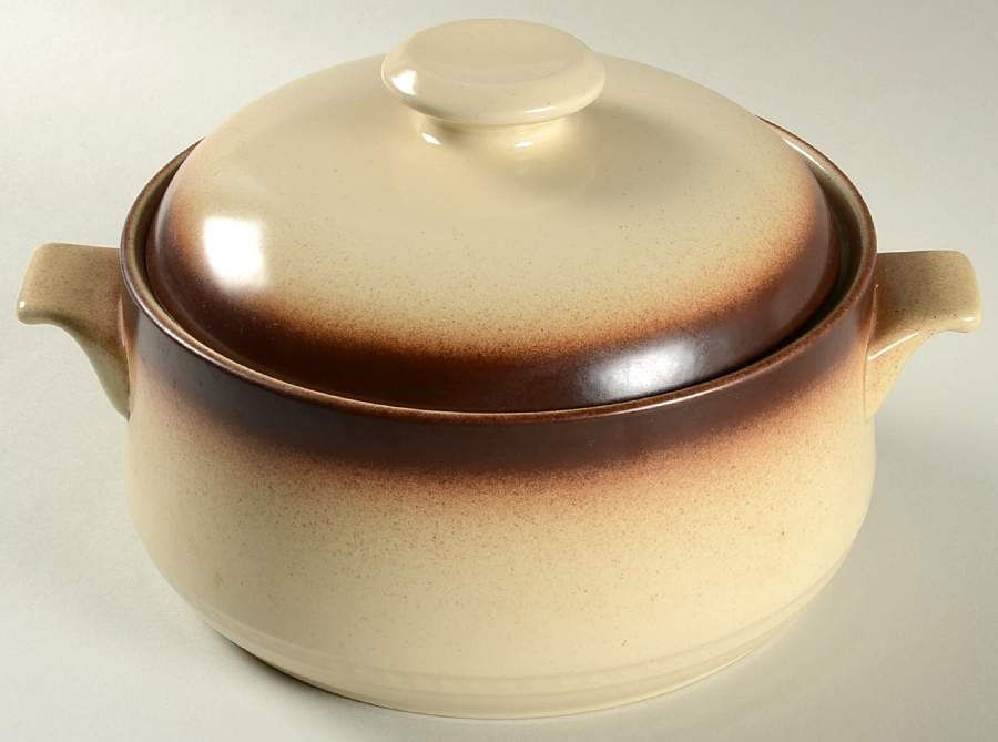 Nutmeg 2.5 Qt Round Covered Casserole by Arita-1
