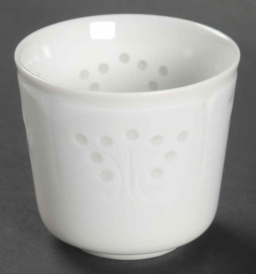 Snow Princess Sake Cup by Arita-1