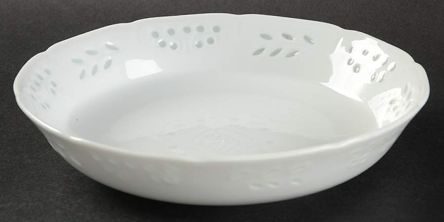 Snow Princess Coupe Soup Bowl by Arita-1