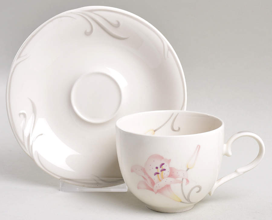 Tiger Lily Flat Cup & Saucer Set by Arita-1