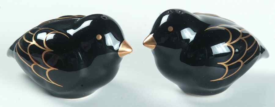 Victoria's Garden Salt & Pepper Set by Arita-1