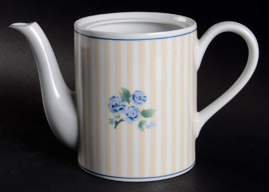 Woodbury Coffee Pot No Lid by Arita-1